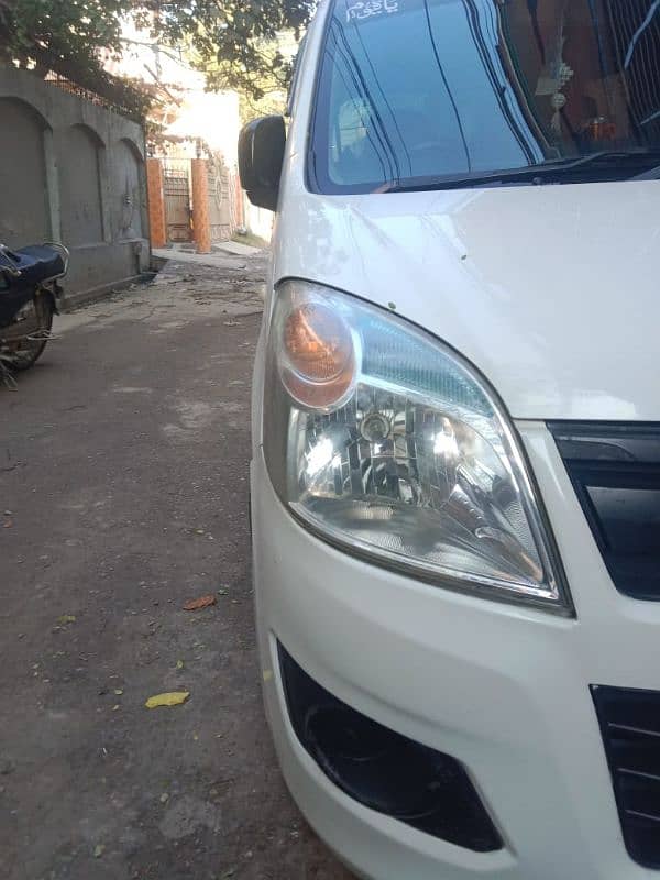 Suzuki Wagon R 2018 1