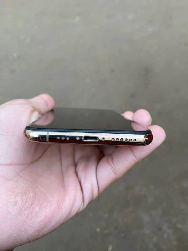 iPhone xs 3