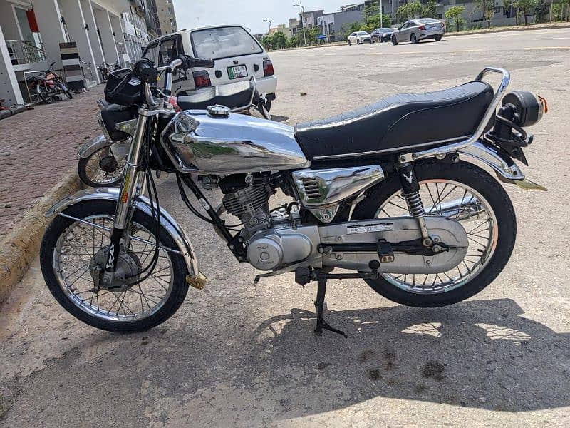 CJ 125 Silver Colour Available For Sale 3