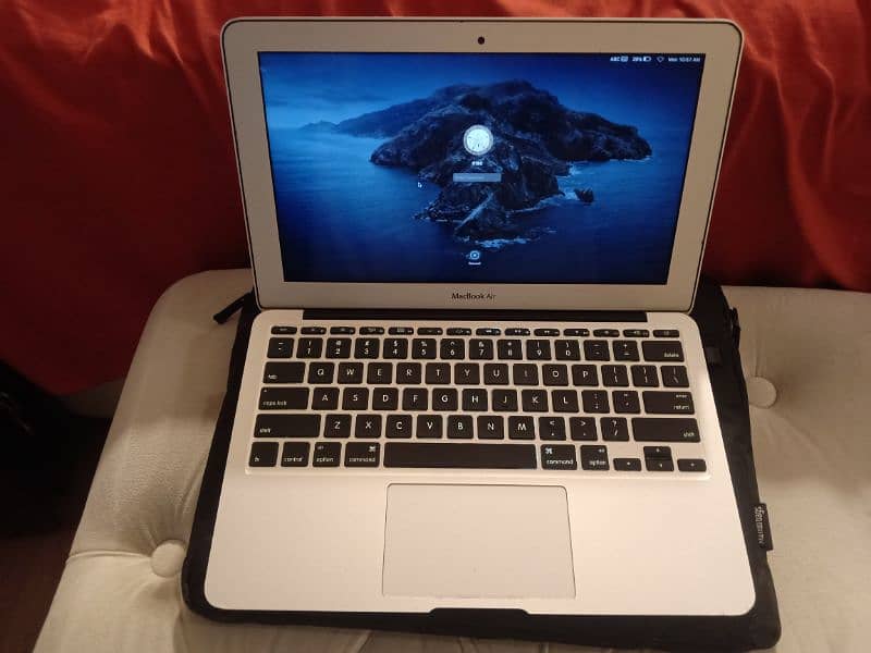 apple mac book air core i5 top condition 3