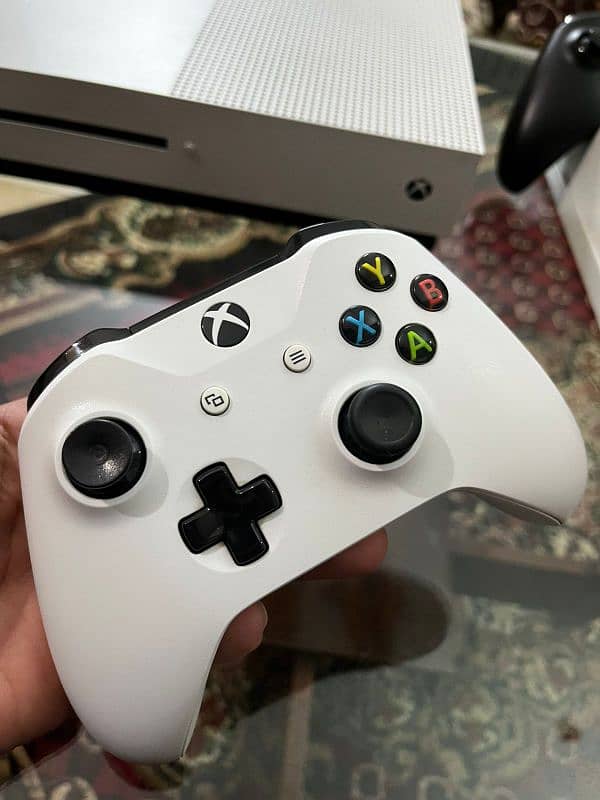 Xbox one S 5