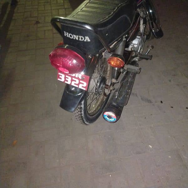 Honda 125. . . model. 2016. . . 11. mahin. watsap. no. 03118516490 4