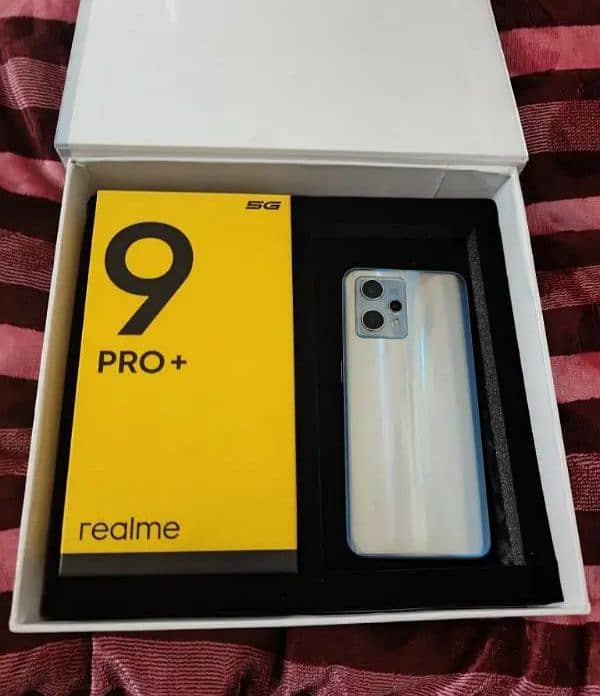 Real Me 9 Pro Plus 0