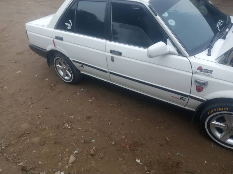 Nissan Sunny 1986 3