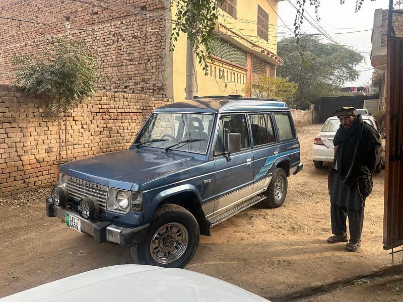 Mitsubishi Pajero 1989 12