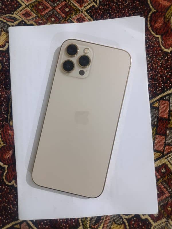 Am selling iPhone 12 pro max 0