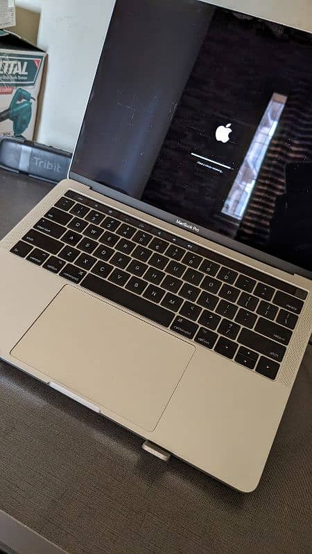 macbook pro 2017 0