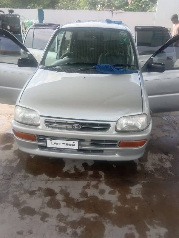 Daihatsu Cuore 2000 1