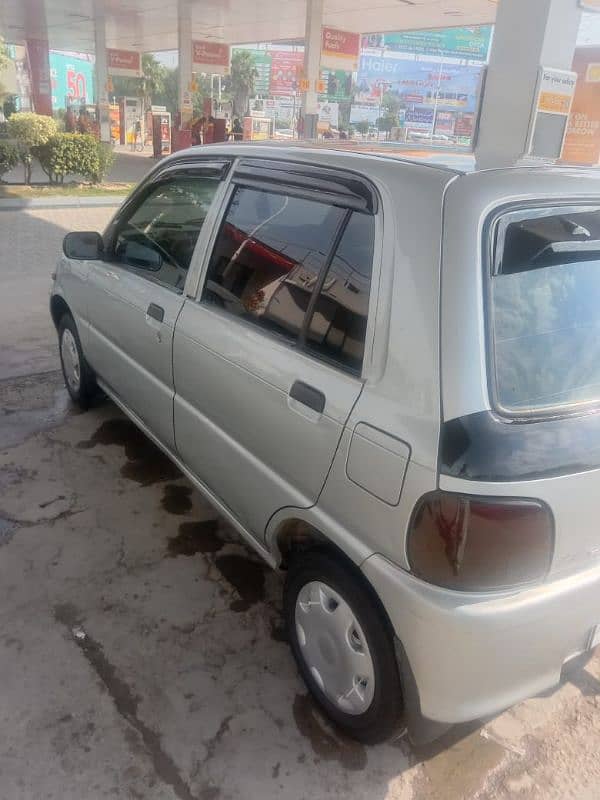 Daihatsu Cuore 2000 8