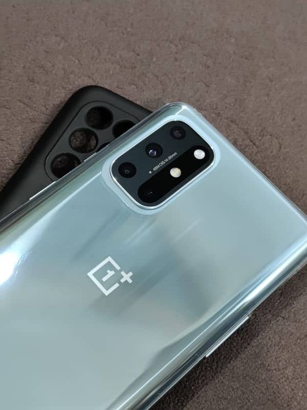 OnePlus 8t,dual sim global version,12/256, condition 9.5/10 2