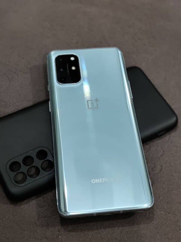 OnePlus 8t,dual sim global version,12/256, condition 9.5/10 3