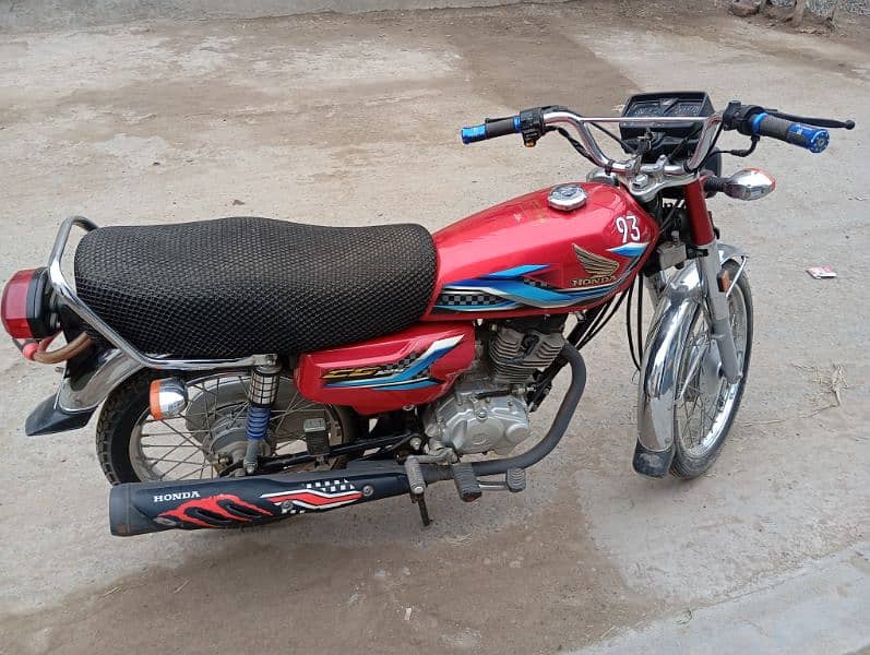 Honda CG 125 Bike Red Color 2024 0