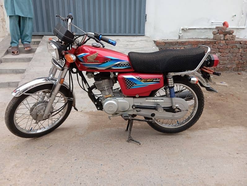 Honda CG 125 Bike Red Color 2024 2