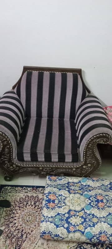 urgent sale 7seater sofa 2