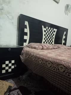 bed dressng n side table