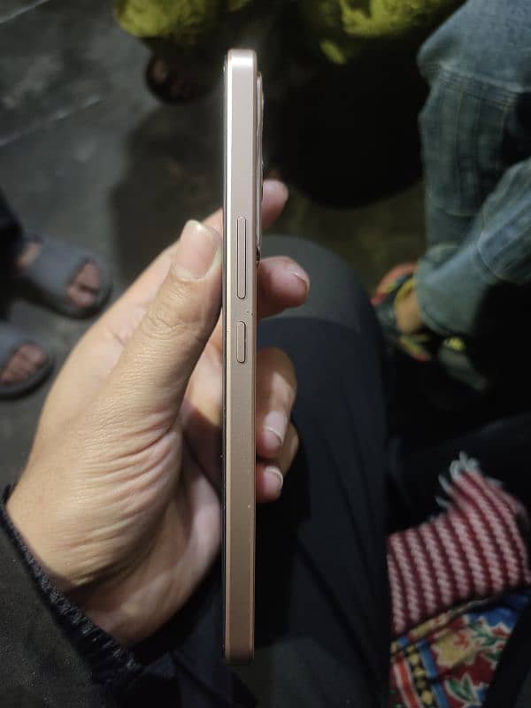 Vivo V29e 5G   8 256 Rose Gold 2