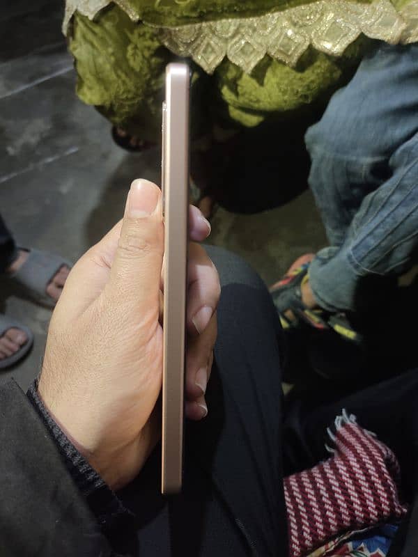 Vivo V29e 5G   8 256 Rose Gold 3