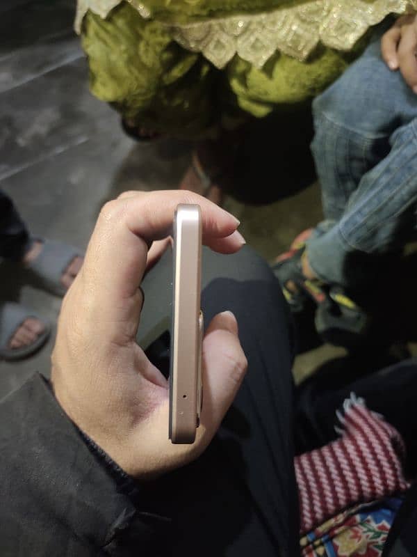 Vivo V29e 5G   8 256 Rose Gold 5