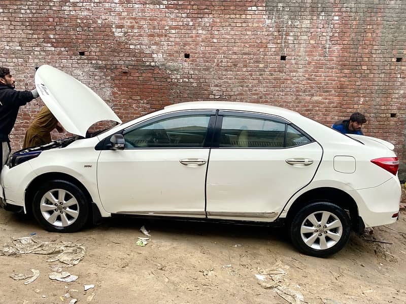 Toyota Corolla GLI 2016 Manual. Total Genuine,Neat & Clean Condition. 5