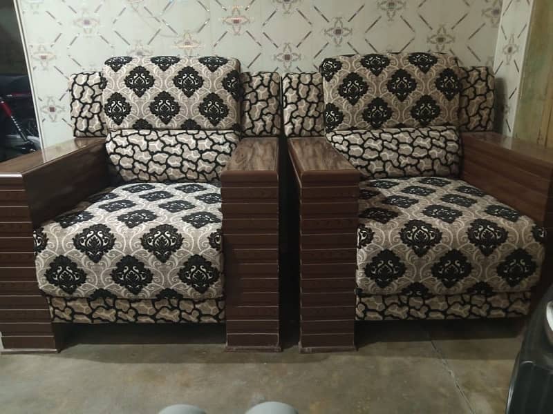 40 Thousand 5 Seater sofa set 8