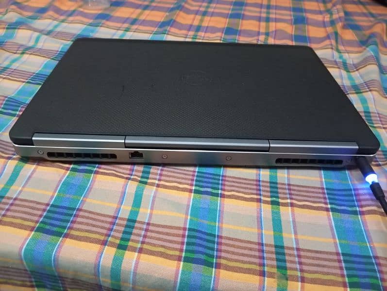 workstation Dell-7520 Core - i7  6th Gen  For Sale 2