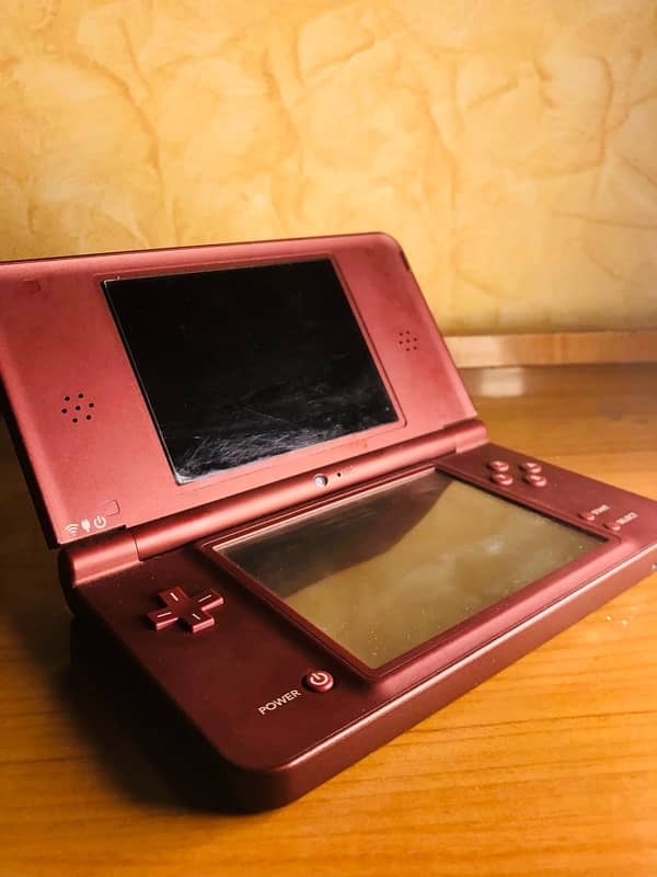 Nintendo DSi xl Mahroon colour 0