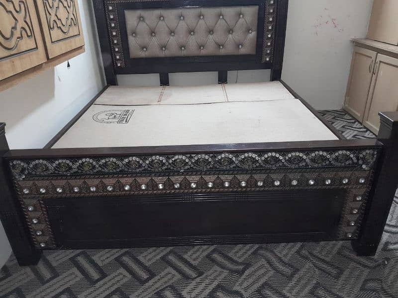 Bed for sale with side tables 0