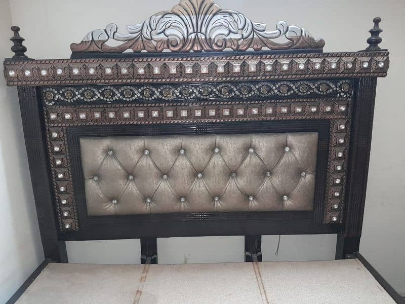 Bed for sale with side tables 7