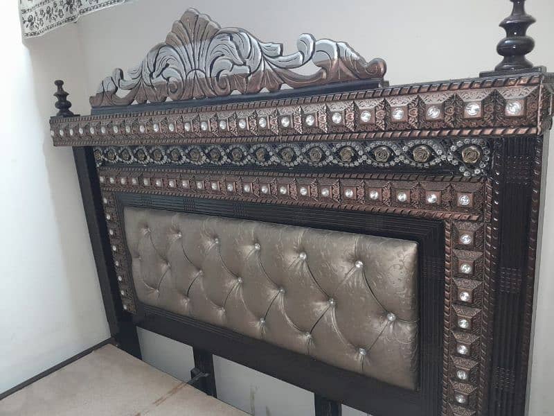 Bed for sale with side tables 9