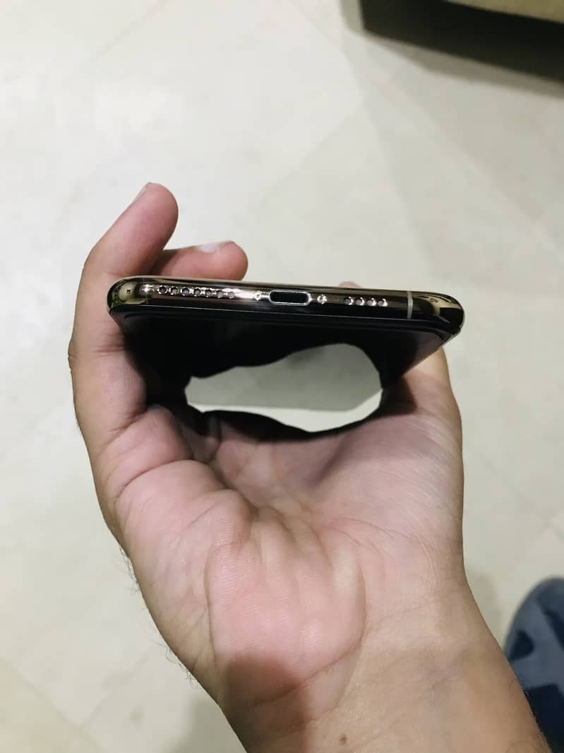 iPhone xs max 256gb PTA 5