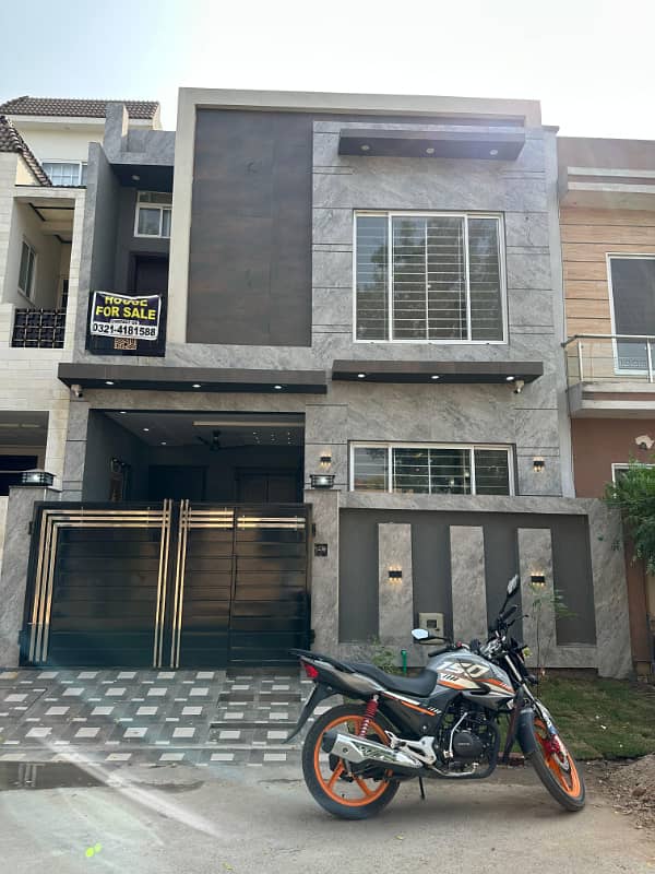 5 marla NEW brand 4 bed house near main park for sale 0