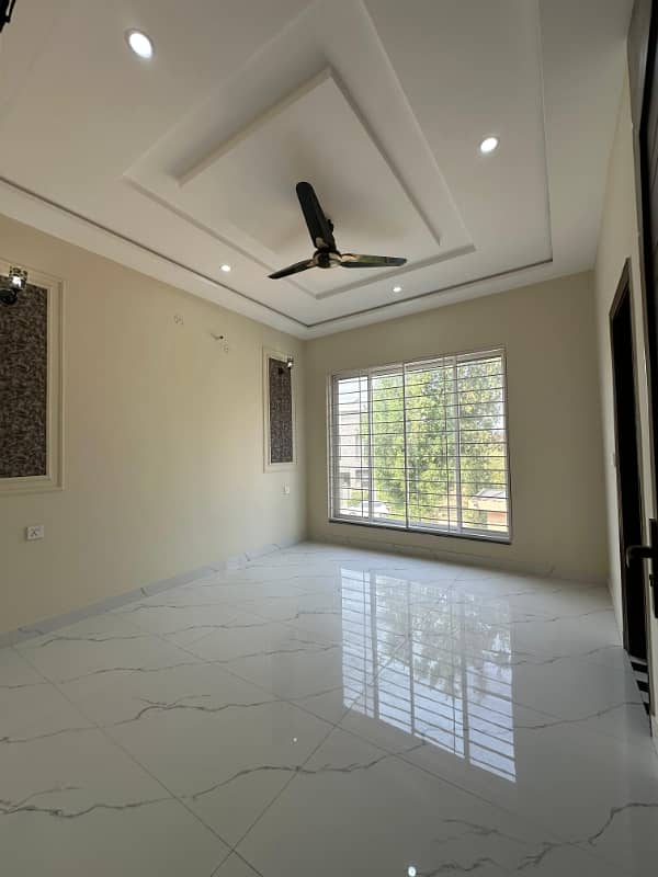 5 marla NEW brand 4 bed house near main park for sale 15