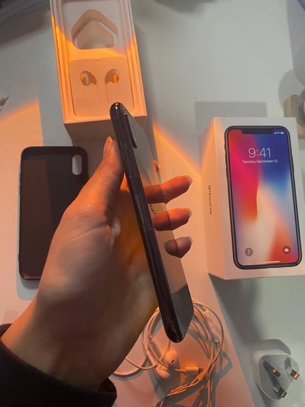 IPHONE X (64 GB) 5