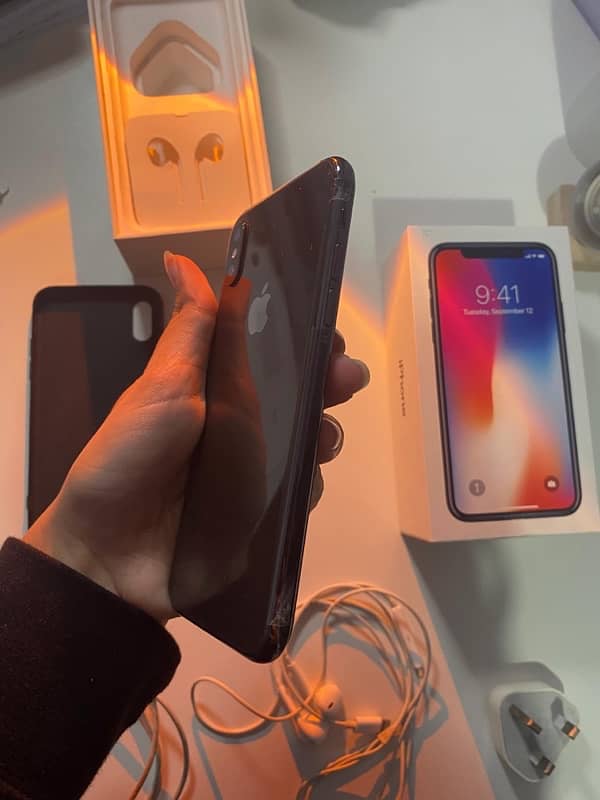 IPHONE X (64 GB) 6