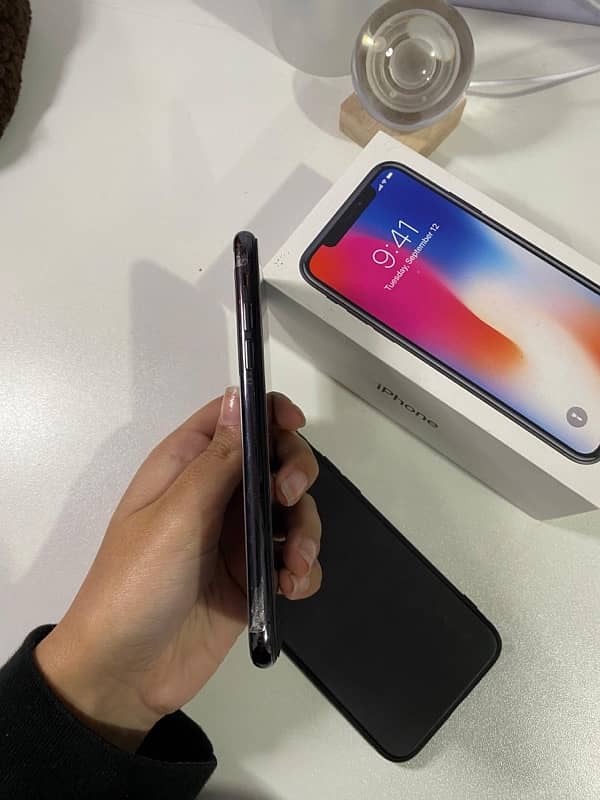 IPHONE X (64 GB) 8