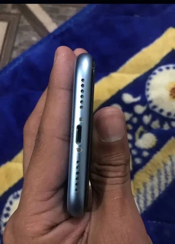 iPhone XR pta approved 5