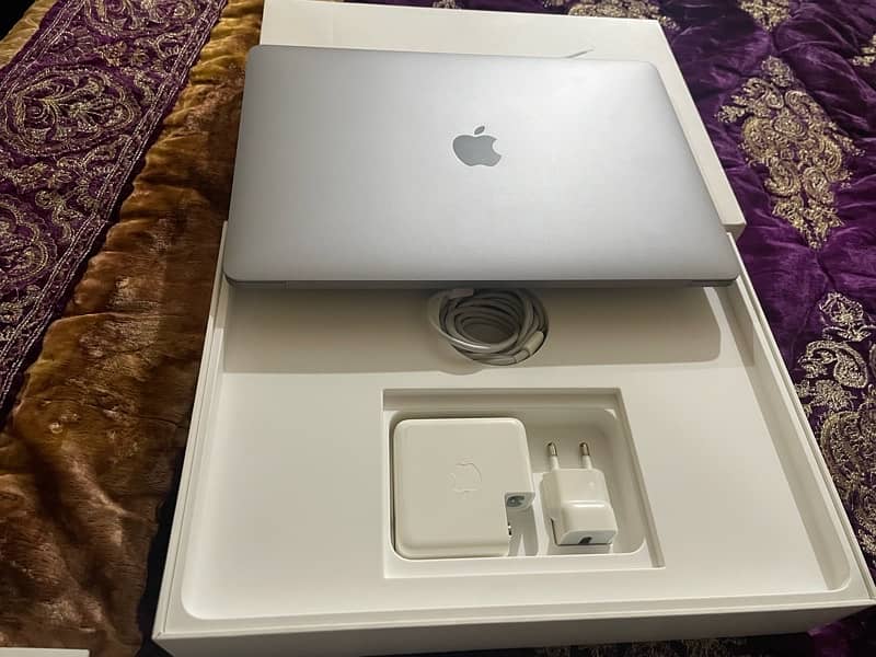 Macbook pro 2017 2