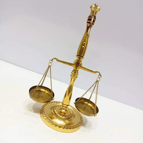 Vintage Brass Scale with Intricate Detailing – Elegant Decorative Piec 3