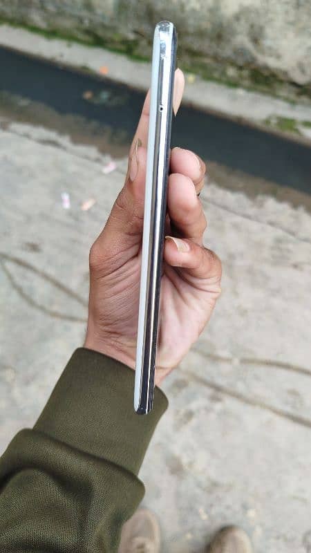 redmi note 10 condition 10/9 with box =charge original 3