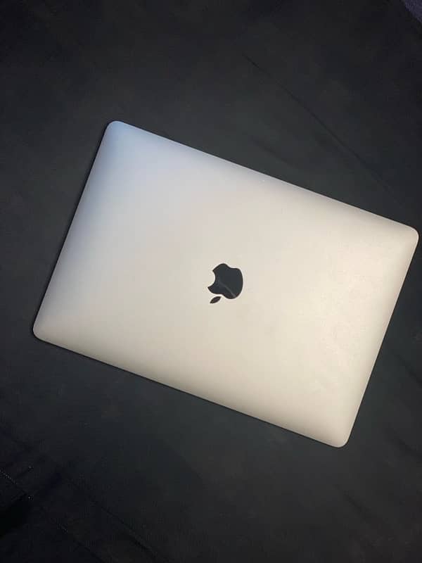 Macbook M1 Air,2020 3