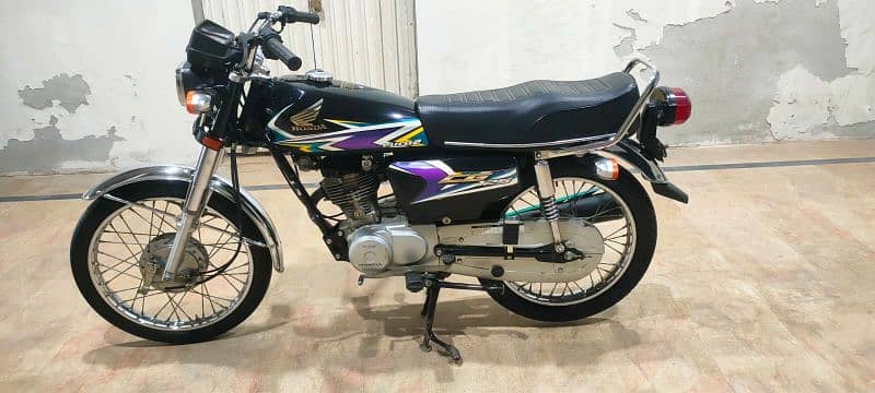 Honda CG 125 Golden number 2