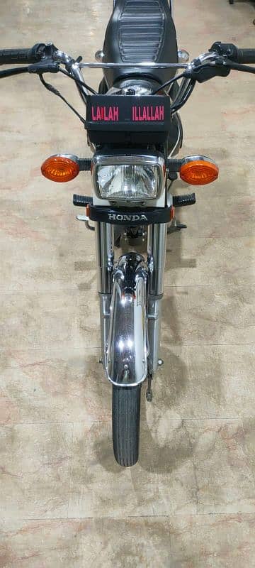 Honda CG 125 Golden number 4