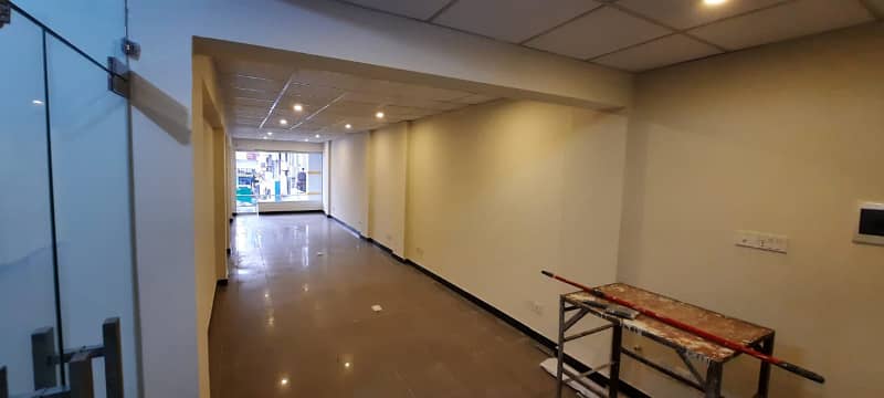 Commercial Upper floor with roof for sale 8