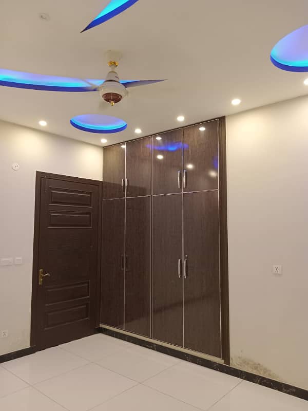 10 marla house upper portion for rent in Gulbahar block Bahria Town Lahore 9