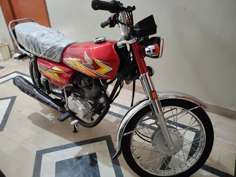 HONDA CG 125 MOTORCYCLE BIKE 2