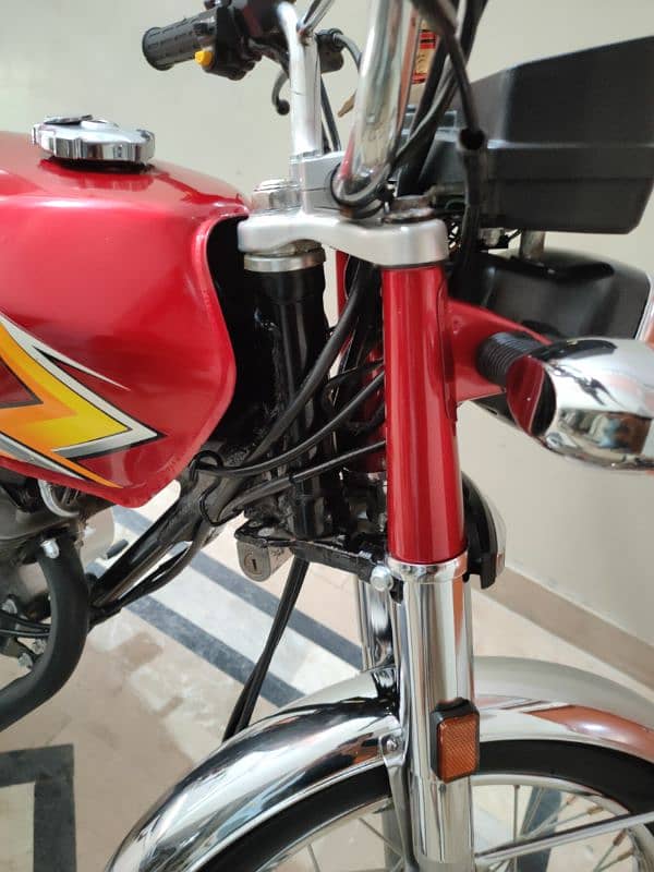 HONDA CG 125 MOTORCYCLE BIKE 3