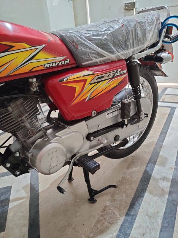 HONDA CG 125 MOTORCYCLE BIKE 16