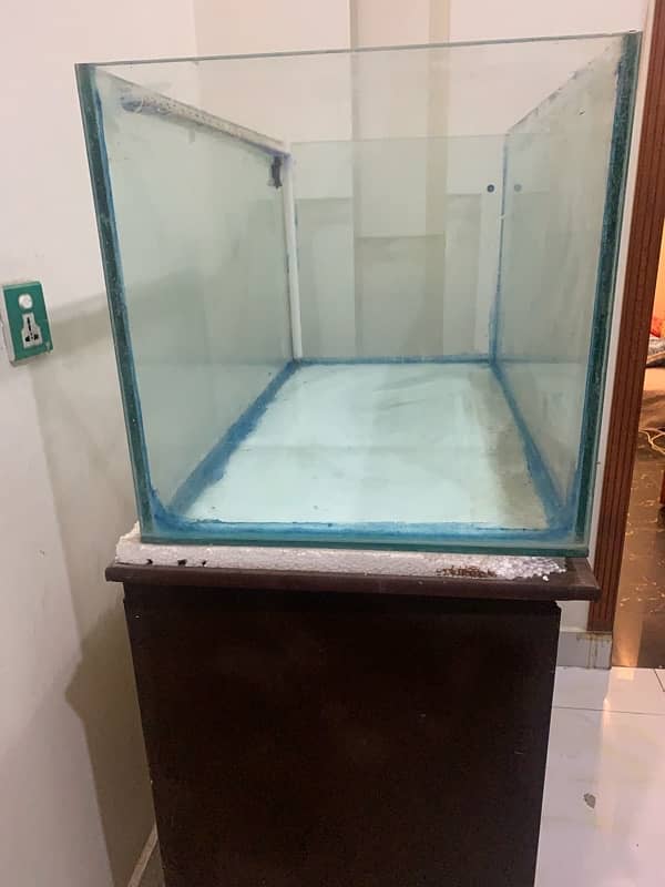 Fish Aquarium with Rack Table. 3