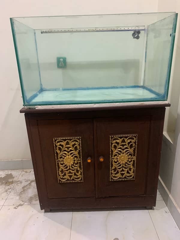 Fish Aquarium with Rack Table. 7