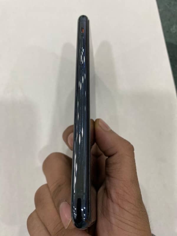 iPhone 11 Pro PTA Approved 64gb 3